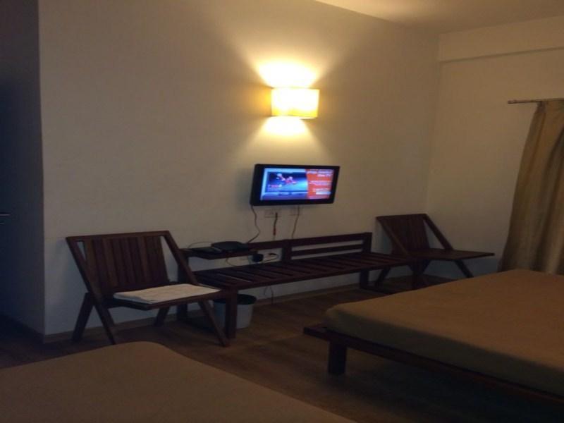 Hotel Holiday Home Бангалор Экстерьер фото