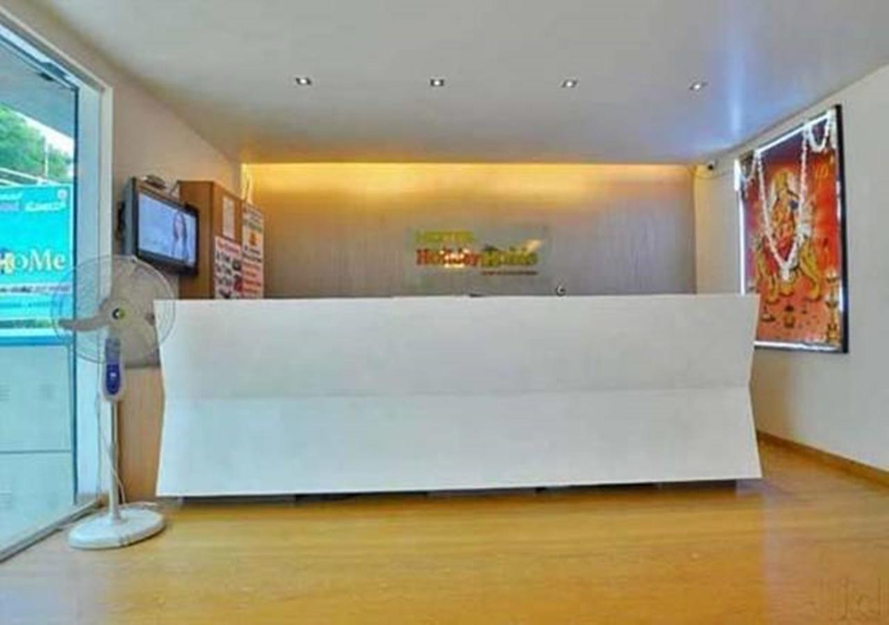 Hotel Holiday Home Бангалор Экстерьер фото