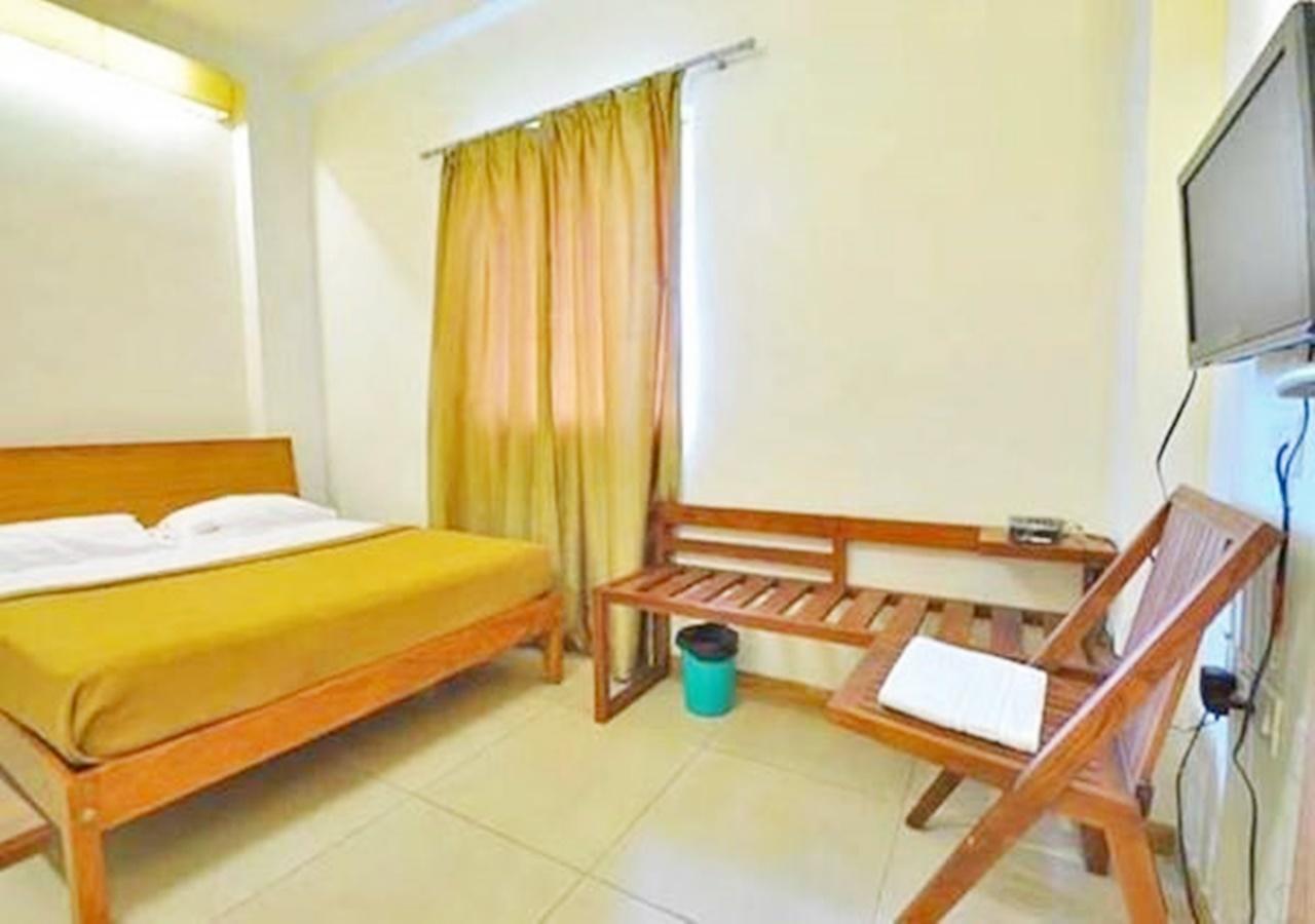 Hotel Holiday Home Бангалор Экстерьер фото