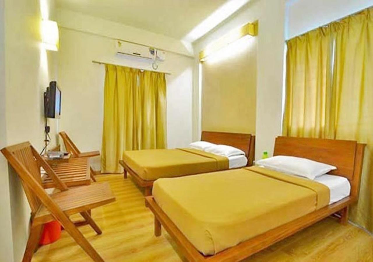 Hotel Holiday Home Бангалор Экстерьер фото
